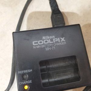 NIKON Coolpix Genuine original Ni-MH Battery Charg